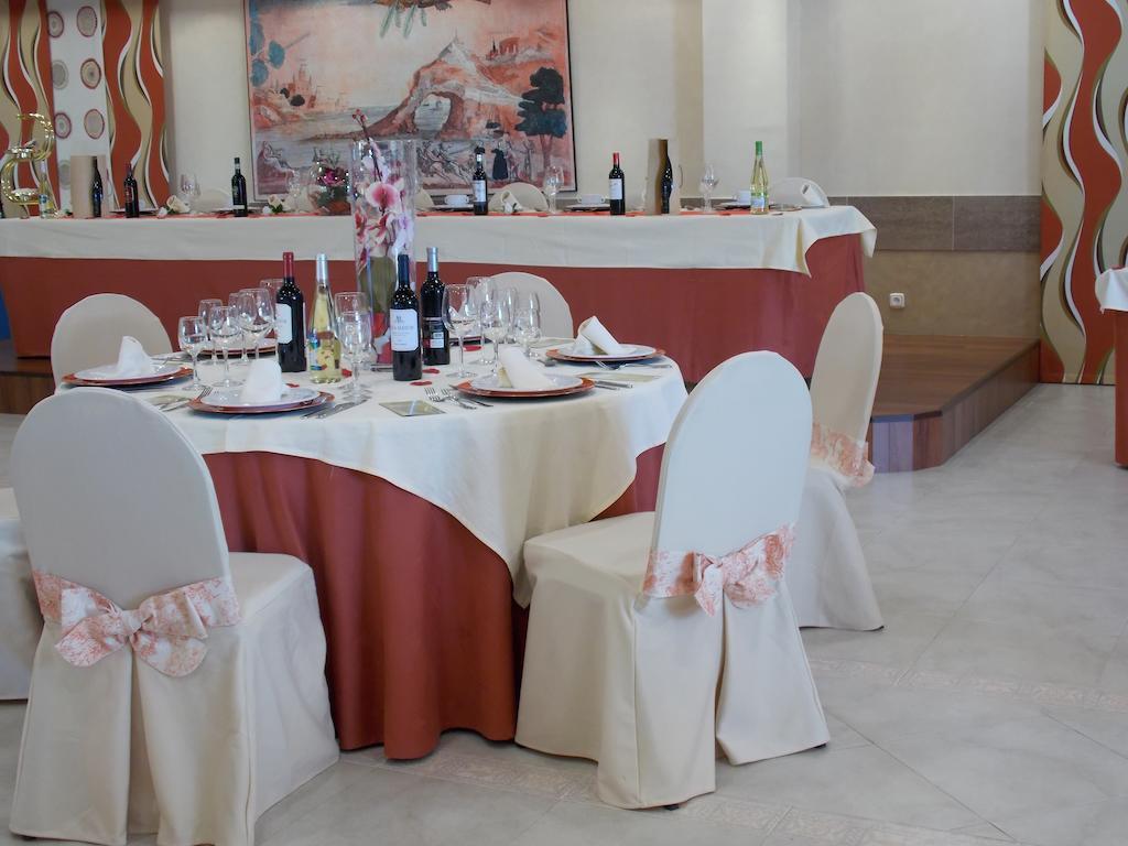 Hotel San Cristobal Coria Eksteriør billede