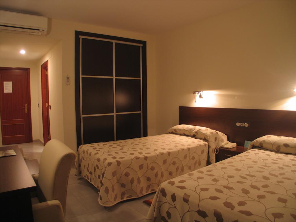 Hotel San Cristobal Coria Værelse billede