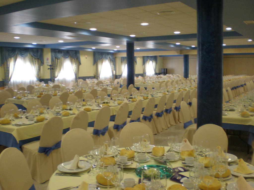 Hotel San Cristobal Coria Eksteriør billede