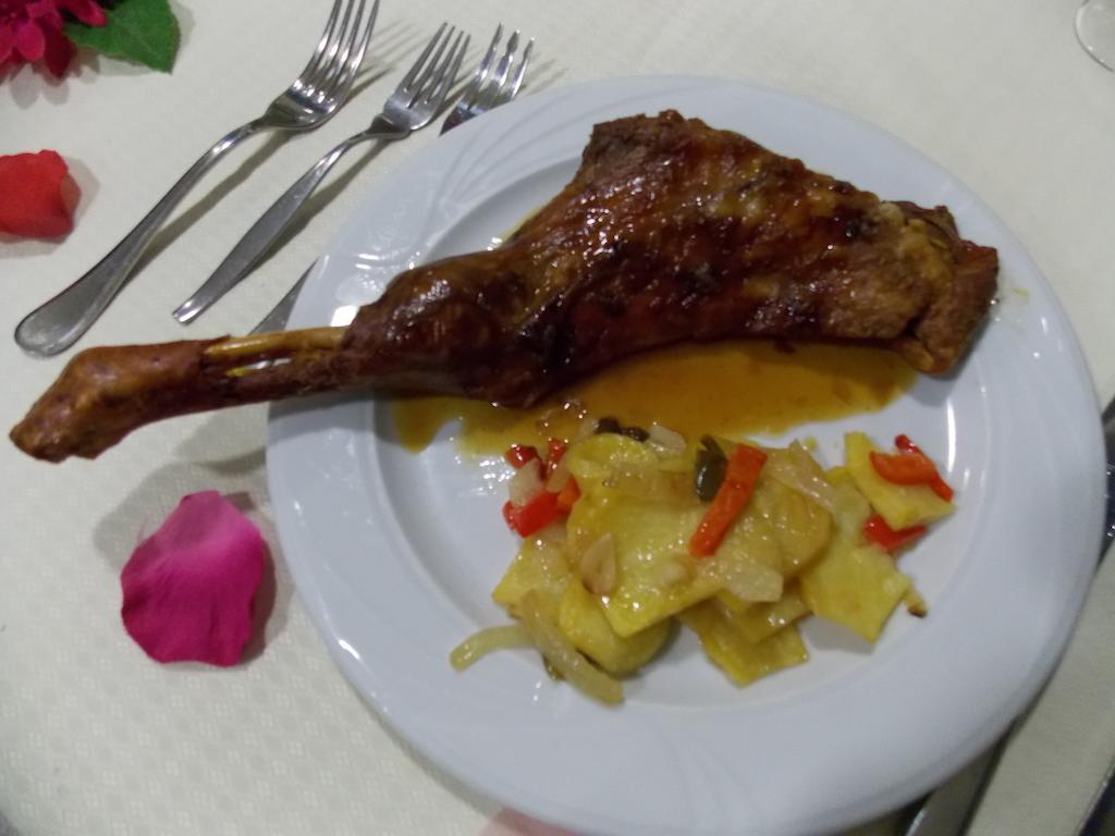 Hotel San Cristobal Coria Eksteriør billede
