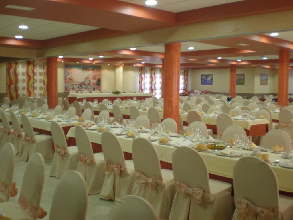 Hotel San Cristobal Coria Eksteriør billede